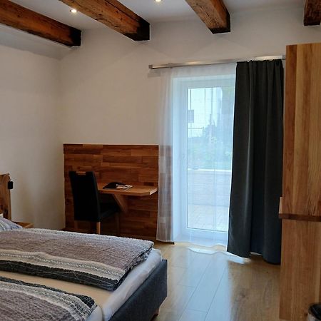 Weingut Thomas Brandl Bed & Breakfast Strass  Luaran gambar